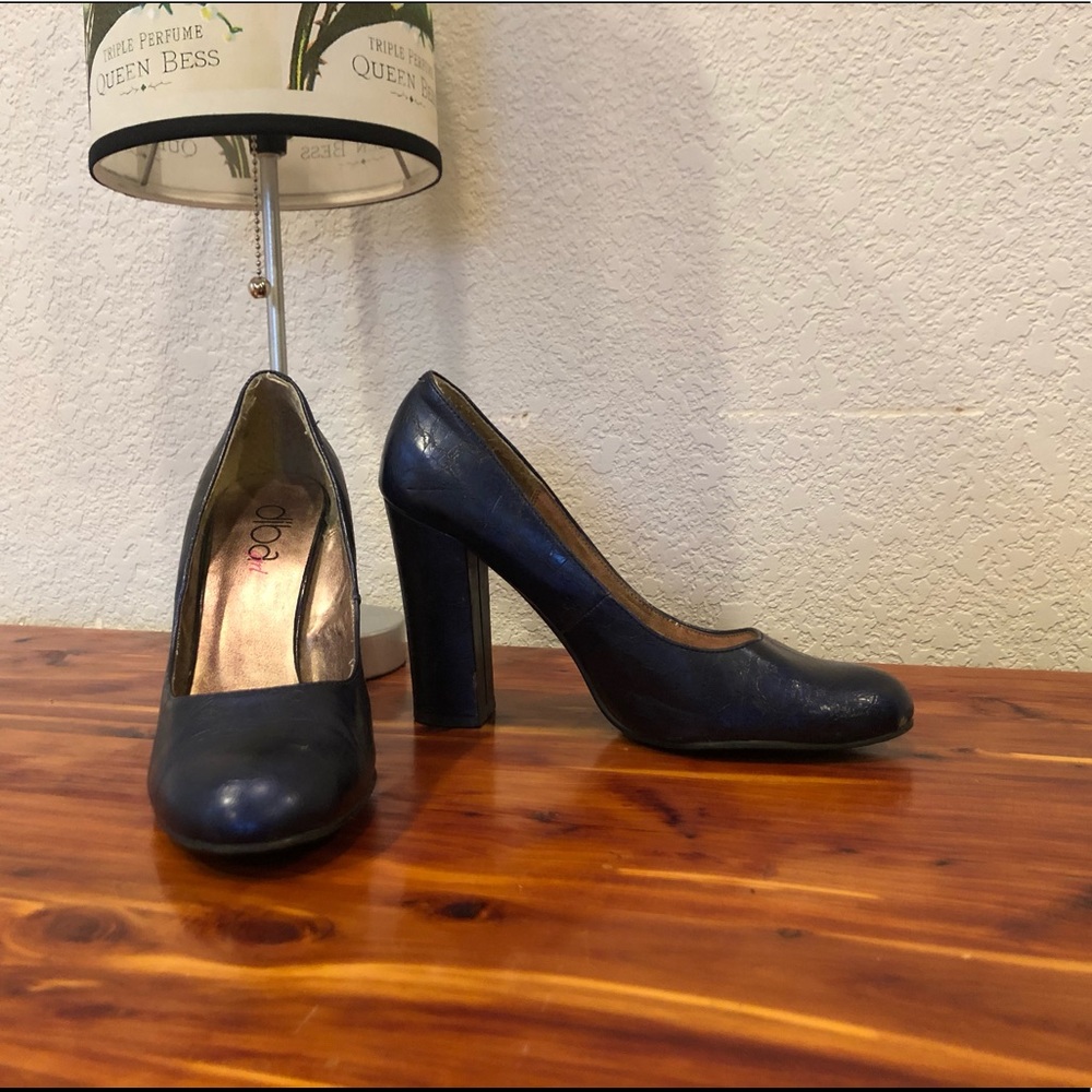 Size 8.5 M blue/navy blue heels